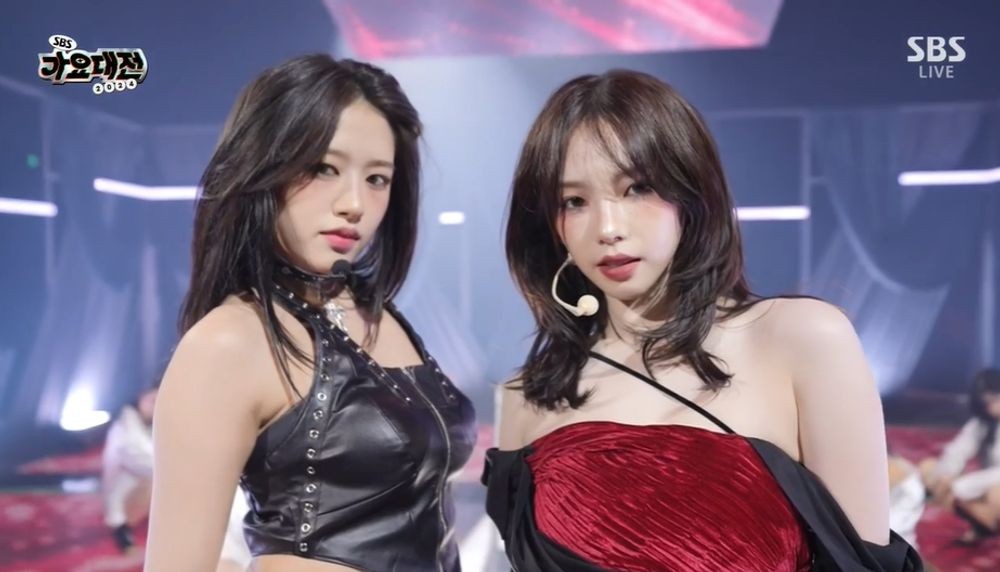 Next Step => Next Level => 에스파 => 카리나 => 안유진 카리나 콜라보 무대로 이어지는, N에게는 평범하기 짝이 없는 일련의 사고회로옆에 서니 확실히 카리나가 객관적으로 더 예쁘다 그런데 여전히 안유진이 더 좋다 이런게 사랑일까?